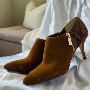 MICHAEL KORS CLARA Mid Bootie (Dark Caramel Suede, Size: 6.5)